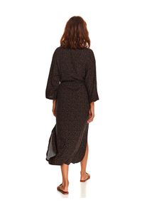 TOP SECRET - Sukienka z rękawem kimono. Kolor: czarny. Materiał: dzianina. Wzór: nadruk. Sezon: jesień. Długość: midi #4