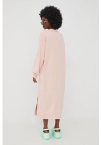 adidas Performance sukienka HU0303 kolor różowy midi oversize. Kolor: różowy. Materiał: poliester, dzianina. Wzór: gładki. Typ sukienki: oversize. Długość: midi #4