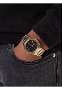 G-Shock Zegarek GM-2100YMG-9AER Złoty. Kolor: złoty. Materiał: syntetyk #3