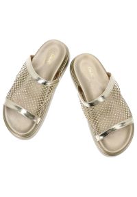 Złote Klapki S.Barski Eleganckie Obuwie Damskie. Okazja: na spacer, na co dzień. Kolor: złoty. Wzór: aplikacja. Sezon: lato. Obcas: na platformie. Styl: elegancki #5