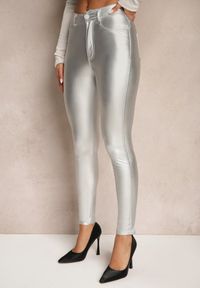 Renee - Srebrne Spodnie o Kroju Skinny z Ekoskóry Zorlemi. Okazja: na co dzień. Stan: podwyższony. Kolor: srebrny. Materiał: koronka. Sezon: zima. Styl: elegancki, casual #4
