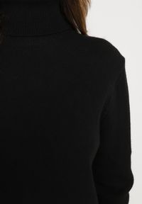 Born2be - Czarny Klasyczny Golf z Wiskozą i Bawełną Lerella. Okazja: do pracy, na co dzień. Typ kołnierza: golf. Kolekcja: plus size. Kolor: czarny. Materiał: wiskoza, bawełna. Styl: klasyczny #7