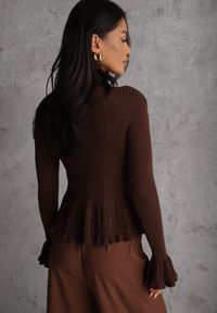 Renee - Brązowy Wiskozowy Kardigan w Prążki z Falbankami i Guzikami z Cyrkoniami Danareia. Okazja: na co dzień, na imprezę. Typ kołnierza: kołnierz z falbankami. Kolor: brązowy. Materiał: wiskoza. Wzór: prążki. Styl: casual #6