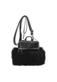 Czarno Elegancka Torebka Luka-Pelli Plecaczek Z Naturalnym Futrem Z Lisa. Kolor: czarny. Wzór: aplikacja. Materiał: futrzane. Styl: elegancki. Rodzaj torebki: na ramię #1