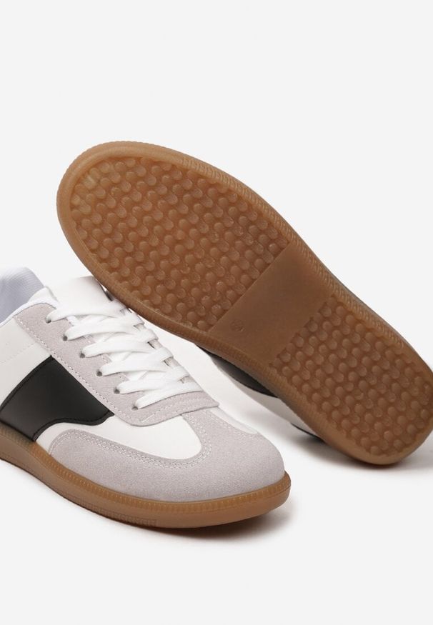 Renee - Biało-Czarne Sneakersy Tenisówki z Klasycznym Sznurowaniem Norio. Kolor: biały. Materiał: jeans