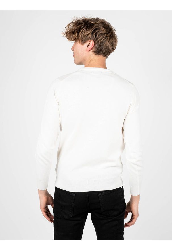 Xagon Man Sweter "C-neck" | A22081 & ELV19 | Mężczyzna | Kremowy. Okazja: na co dzień. Kolor: kremowy. Materiał: akryl, nylon, poliester, wełna. Styl: casual