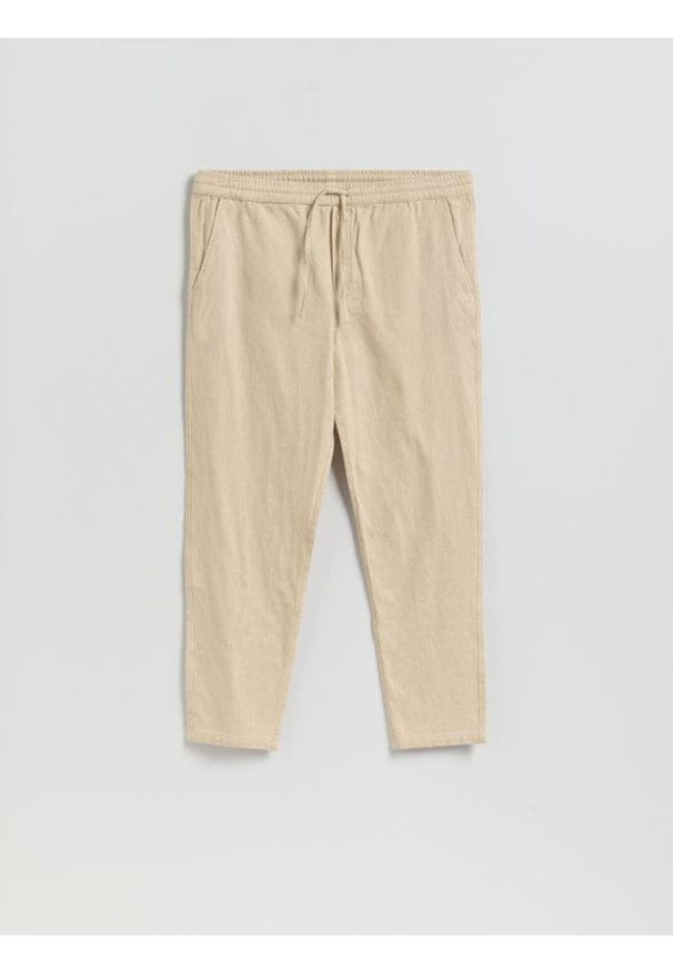Reserved - Spodnie jogger z lnem - beżowy. Kolor: beżowy. Materiał: len