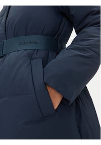 Calvin Klein Jeans Kurtka zimowa J20J224122 Granatowy Relaxed Fit. Kolor: niebieski. Materiał: syntetyk. Sezon: zima #4