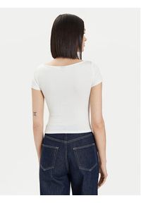 Gina Tricot T-Shirt 21319 Biały Slim Fit. Kolor: biały. Materiał: wiskoza