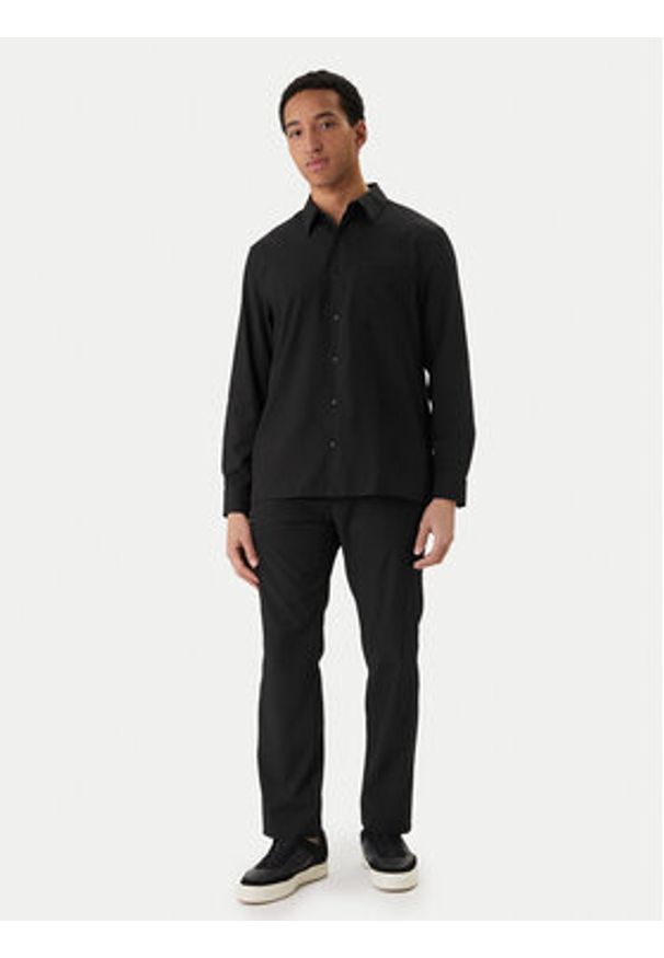 Calvin Klein Koszula LV04LF108G Czarny Classic Fit. Kolor: czarny. Materiał: syntetyk