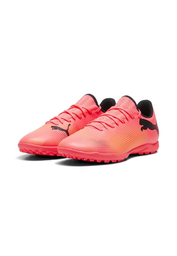 Puma - Buty piłkarskie FUTURE 7 PLAY TT PUMA Sunset Glow Black Sun Stream Pink Orange. Kolor: żółty, czarny, pomarańczowy, wielokolorowy. Materiał: syntetyk, materiał. Szerokość cholewki: normalna. Sport: piłka nożna