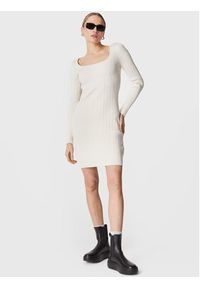 Calvin Klein Jeans Sukienka dzianinowa J20J220550 Biały Slim Fit. Kolor: biały. Materiał: dzianina, bawełna