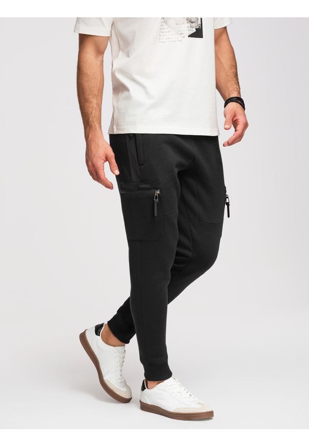 Ombre Clothing - Spodnie dresowe męskie JOGGER z kieszeniami na udach i kontrastującymi wstawkami - czarne V1 - Rozmiar: XL. Okazja: na co dzień. Kolor: czarny. Materiał: dresówka. Styl: casual