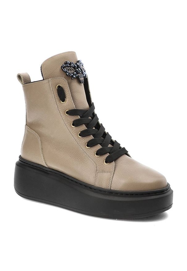 Beżowe Sneakersy Karino Damskie Buty Jesienne. Okazja: na spacer, na spotkanie biznesowe. Zapięcie: sznurówki. Kolor: beżowy. Materiał: skóra. Sezon: jesień. Obcas: na obcasie. Styl: elegancki, biznesowy. Wysokość obcasa: średni