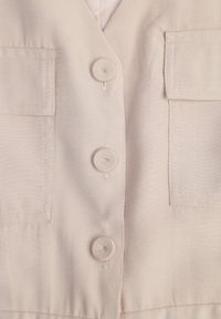 Renee - Beżowy Kombinezon Utility z Wiskozy na Szerokich Ramiączkach z Wiązanym Paskiem Jenora. Kolor: beżowy. Materiał: wiskoza. Długość rękawa: na ramiączkach. Sezon: lato #8