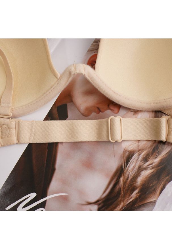 Intica - Biustonosz push-up z fiszbinami regulowanymi ramiączkami Dorthey. Kolor: beżowy. Materiał: materiał. Rodzaj stanika: biustonosz z fiszbinami, push-up