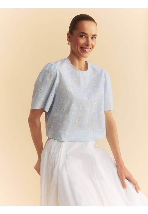 Reserved - Bawełniana bluzka w kwiaty - jasnoniebieski. Kolor: niebieski. Materiał: bawełna. Wzór: kwiaty