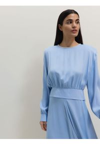 Reserved - Bluzka z wiskozy - jasnoniebieski. Kolor: niebieski. Materiał: wiskoza #1