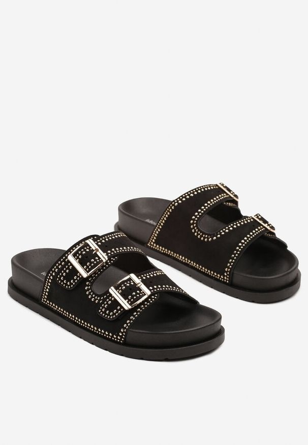 Born2be - Czarne Klapki z Ozdobnymi Nitami i Dwoma Paskami Helziva. Okazja: na co dzień. Kolor: czarny. Materiał: jeans. Wzór: aplikacja. Obcas: na obcasie. Styl: klasyczny, elegancki, casual. Wysokość obcasa: niski