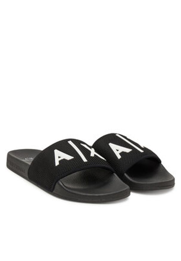 Armani Exchange Klapki XUP001 XV820 S277 Czarny. Kolor: czarny. Materiał: materiał