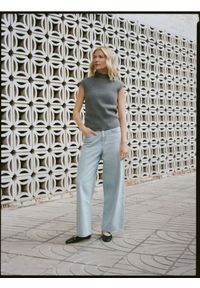 Reserved - Wełniany bezrękawnik - szary. Kolor: szary. Materiał: wełna. Długość rękawa: bez rękawów #1