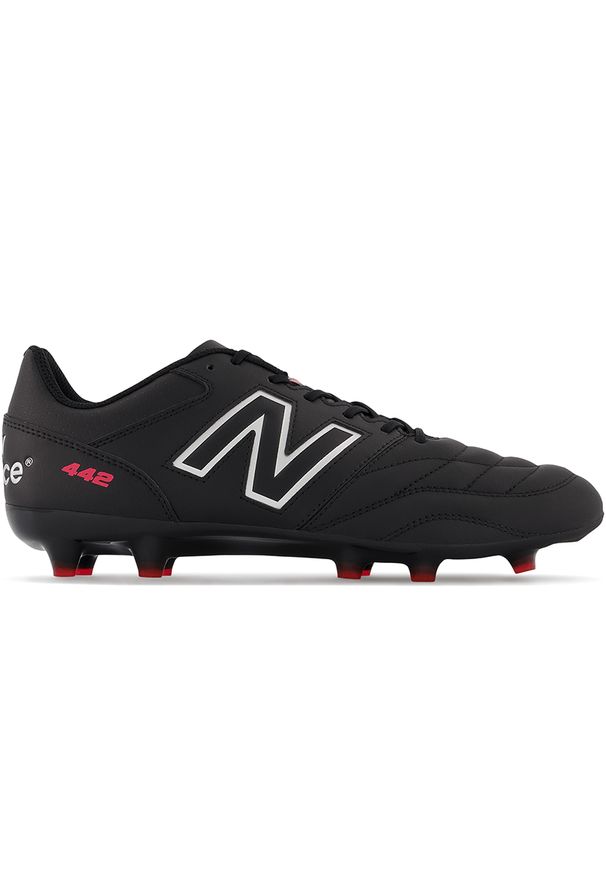 Korki New Balance MS42FBK2 – czarne. Zapięcie: sznurówki. Kolor: czarny. Materiał: materiał, skóra, syntetyk. Szerokość cholewki: normalna. Sport: piłka nożna, fitness