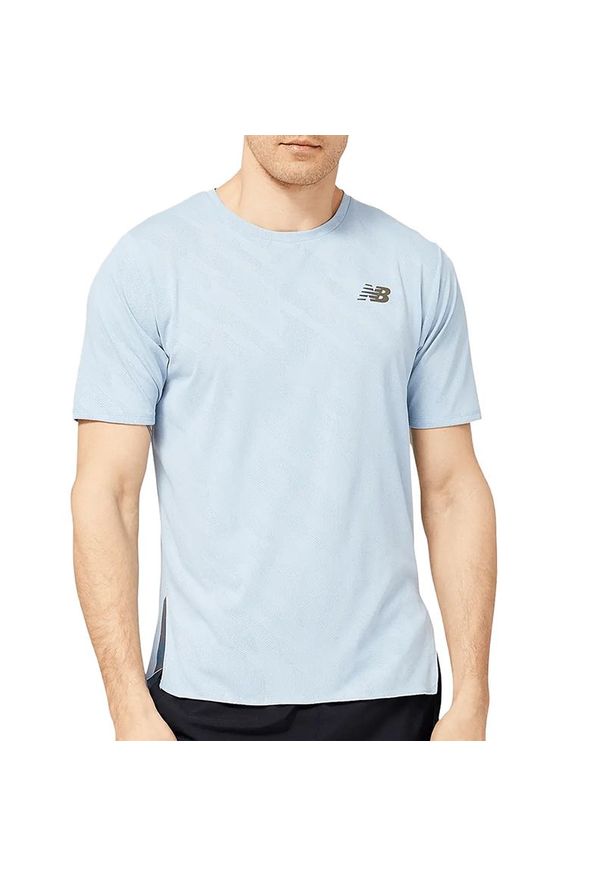 Koszulka New Balance MT23281LAY - niebieska. Kolor: niebieski. Materiał: materiał, poliester. Długość rękawa: krótki rękaw. Długość: krótkie. Sport: fitness