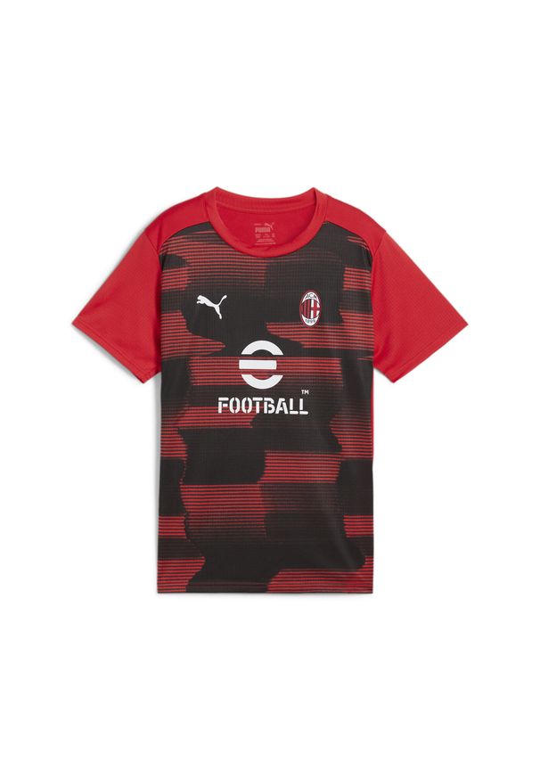 Puma - Młodzieżowa koszulka przedmeczowa z krótkim rękawem AC Milan PUMA. Kolor: czerwony, wielokolorowy, czarny. Długość rękawa: krótki rękaw. Długość: krótkie. Sport: piłka nożna
