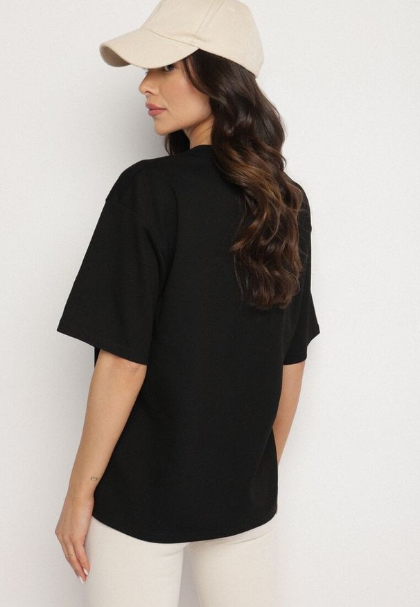 Born2be - Czarny Bawełniany Klasyczny T-shirt Merovira. Okazja: na co dzień. Typ kołnierza: kaptur. Kolor: czarny. Materiał: bawełna. Styl: klasyczny