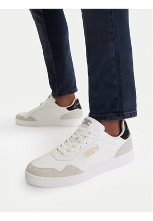 Guess Jeans Sneakersy CWBEO-LUNARI-01 WE Biały. Kolor: biały. Materiał: syntetyk, skóra