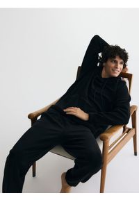 Reserved - Polarowa bluza z kapturem - czarny. Kolor: czarny. Materiał: polar