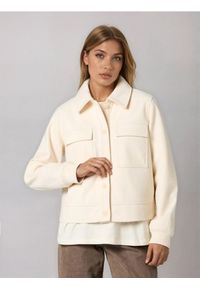 Sinsay - Kurtka koszulowa typu shacket z domieszką wiskozy - kremowy. Kolor: kremowy. Materiał: wiskoza #1