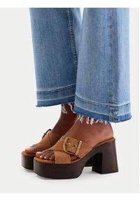 Guess Jeans Klapki CEO-JD421-3 Brązowy. Kolor: brązowy. Materiał: skóra, zamsz #4