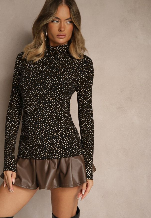Renee - Czarna Bawełniana Bluzka z Golfem Typu Longsleeve w Groszki Neatte. Okazja: na co dzień. Typ kołnierza: golf. Kolor: czarny. Materiał: bawełna. Długość rękawa: długi rękaw. Wzór: grochy. Styl: klasyczny, casual