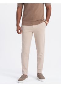 Ombre Clothing - Spodnie męskie CARROT ze strukturalnej dwukolorowej dzianiny - beżowe V2. Okazja: na co dzień. Kolor: beżowy. Materiał: dzianina. Styl: casual, elegancki