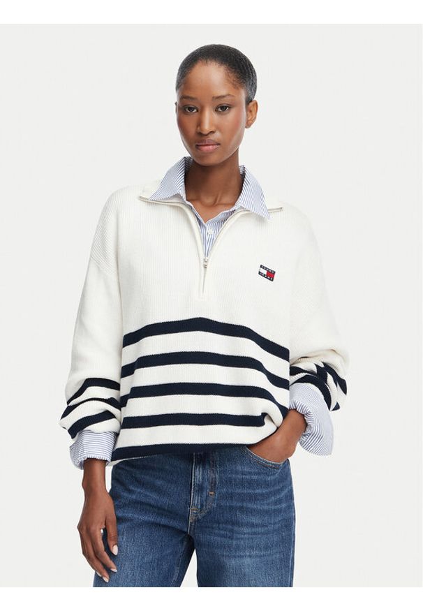 Tommy Jeans Sweter DW0DW22928 Kremowy Regular Fit. Kolor: kremowy. Materiał: bawełna