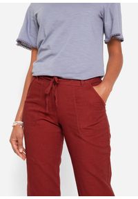 bonprix - Spodnie 3/4 z mieszanki bawełny z lnem. Kolor: czerwony. Materiał: bawełna, len. Wzór: prążki #2