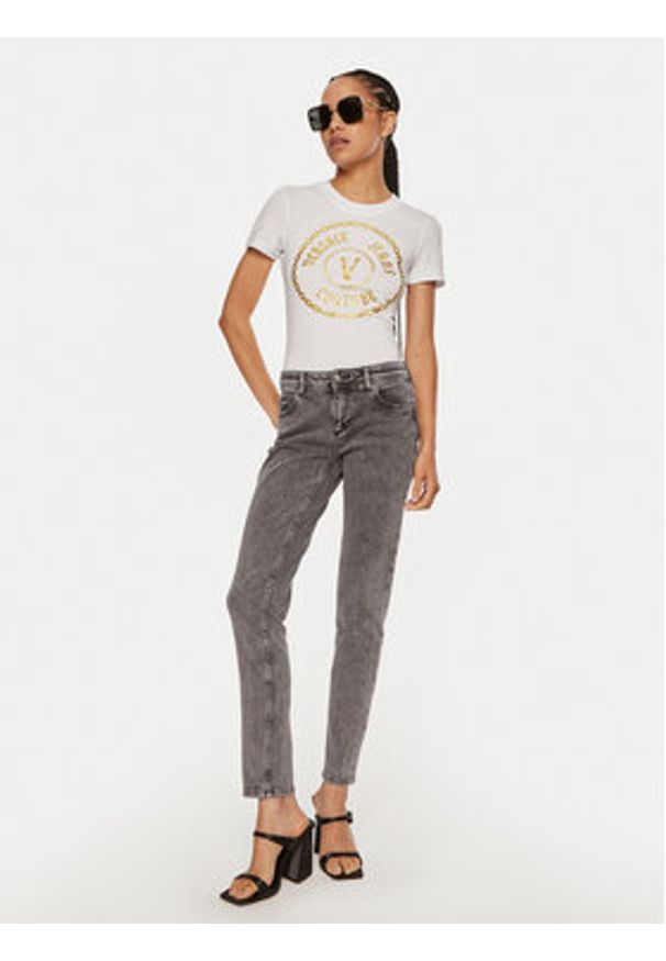 Versace Jeans Couture T-Shirt 77HAHT02 CJ03T Biały Slim Fit. Kolor: biały. Materiał: bawełna