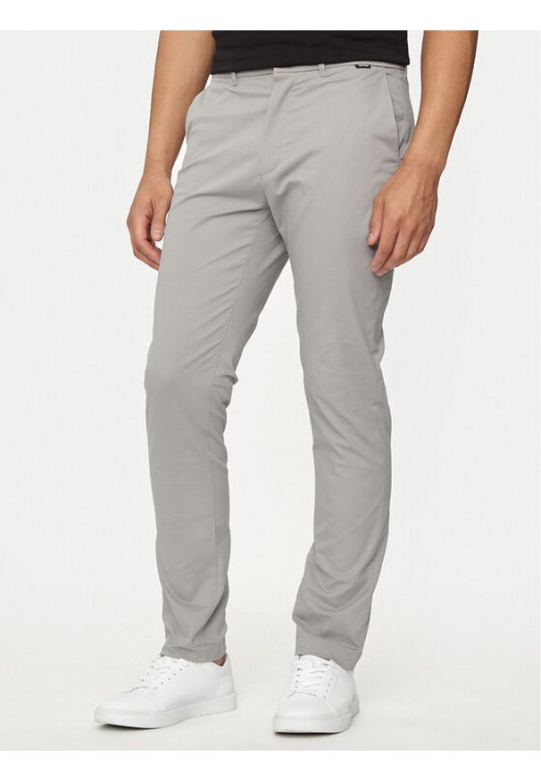 Calvin Klein Chinosy Modern Twill K10K113696 Szary Slim Fit. Kolor: szary. Materiał: bawełna