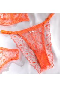 Intica - Komplet bielizny z haftem na romantyczny wieczór Youngsoon. Kolor: pomarańczowy. Materiał: materiał. Wzór: haft #5