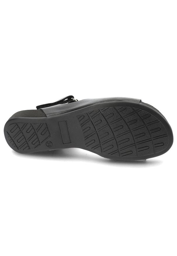 Czarne Sandały Armodo Stylowe Płaskie Obuwie Damskie. Okazja: na spacer. Zapięcie: pasek. Kolor: czarny. Materiał: skóra. Sezon: lato. Obcas: na platformie. Styl: elegancki
