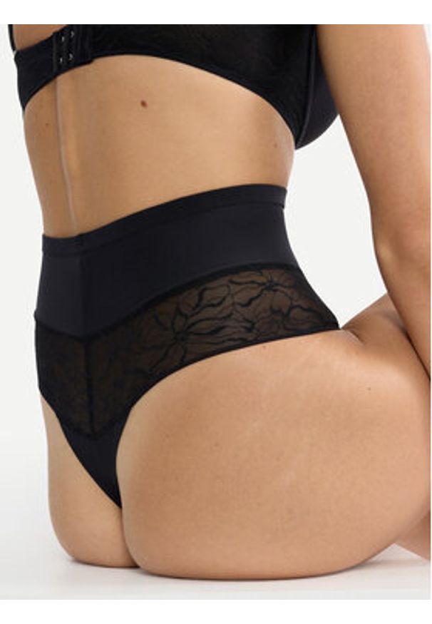 Triumph Stringi Comfort Contour 10226423 Czarny. Kolor: czarny. Materiał: syntetyk