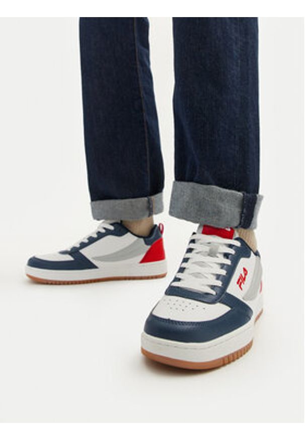 Fila Tenisówki FFM0370 50007 Granatowy. Kolor: niebieski. Materiał: materiał