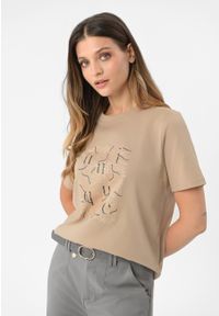 Volcano - Koszulka z wzorem, Comfort Fit, T-UNIQ. Okazja: na co dzień. Kolor: beżowy. Materiał: materiał, prążkowany, bawełna, jeans. Długość rękawa: krótki rękaw. Długość: krótkie. Wzór: napisy, nadruk. Styl: klasyczny, casual, elegancki #1