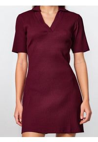Sinsay - Prążkowana sukienka midi z krótkim rękawem - czerwony. Kolor: czerwony. Materiał: prążkowany. Długość rękawa: krótki rękaw. Długość: midi #1
