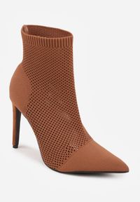 Born2be - Brązowe Skarpetkowe Botki VICES na Szpilce z Cholewką o Strukturalnym Splocie Lodinia. Okazja: na co dzień, na spotkanie biznesowe, na randkę, do pracy. Zapięcie: bez zapięcia. Kolor: brązowy. Materiał: jeans. Szerokość cholewki: normalna. Wzór: ze splotem. Obcas: na szpilce. Styl: casual, biznesowy, elegancki, klasyczny #9