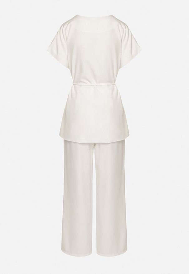 Born2be - Biały Garniturowy Komplet Marynarka z Paskiem i Szerokie Spodnie Milsedi. Kolor: biały