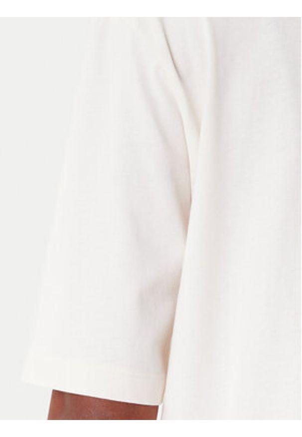 Guess T-Shirt V5YI02 I3Z14 Beżowy Boxy Fit. Kolor: beżowy. Materiał: bawełna