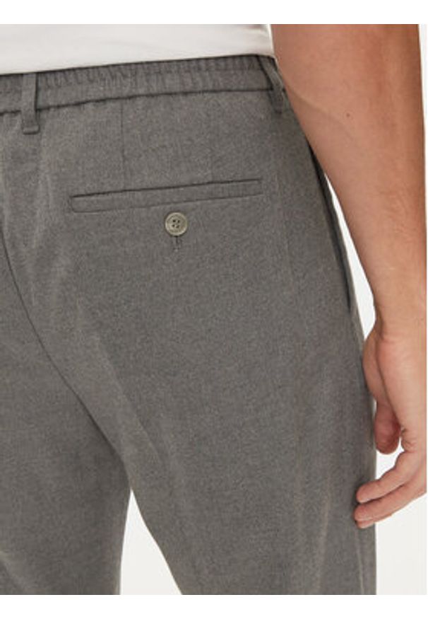 Sisley Spodnie materiałowe 470USF04N Szary Slim Fit. Kolor: szary. Materiał: wiskoza, syntetyk