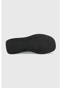 Vagabond Shoemakers sandały skórzane COURTNEY damskie kolor czarny na platformie. Zapięcie: rzepy. Kolor: czarny. Materiał: skóra. Wzór: gładki. Obcas: na platformie #3